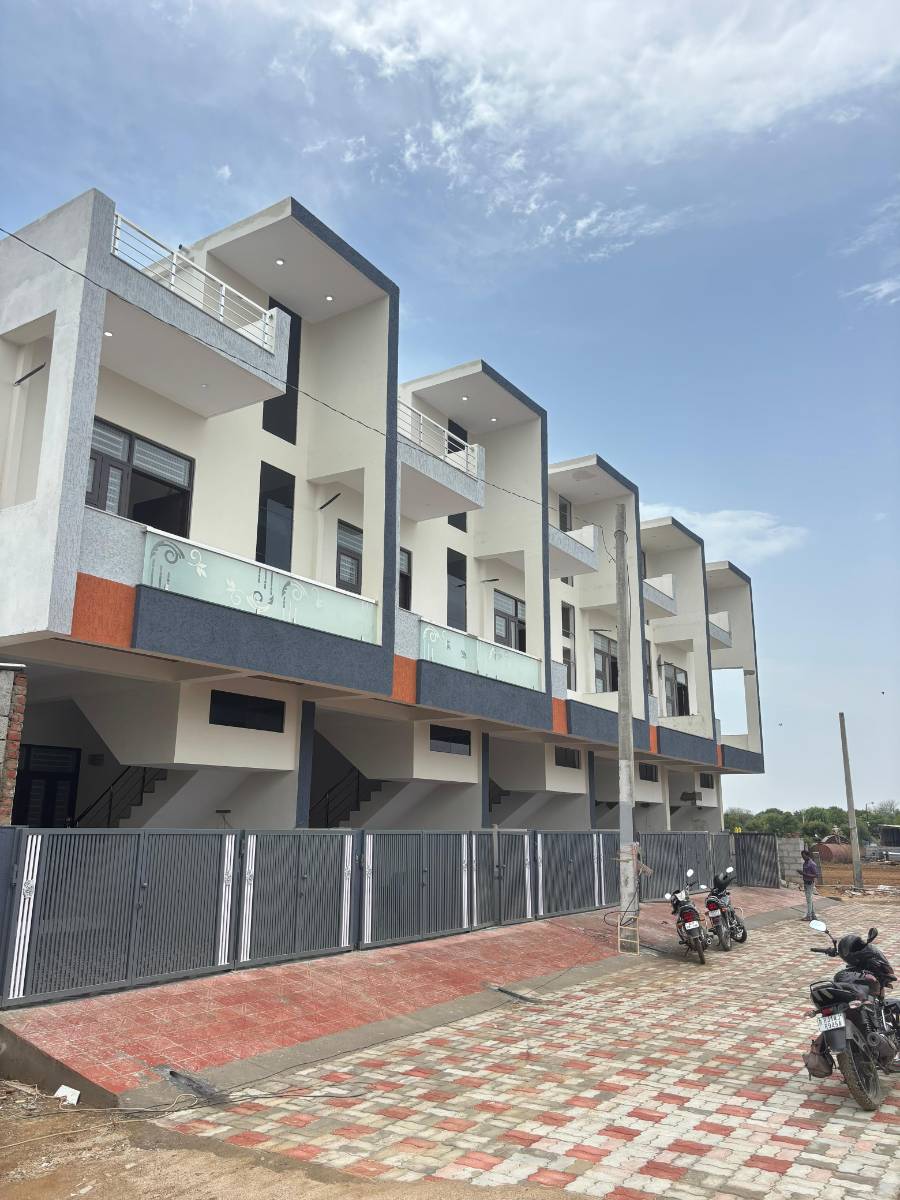 16*50=90 gaj full duplex house double parking hathoj sirsi link road 