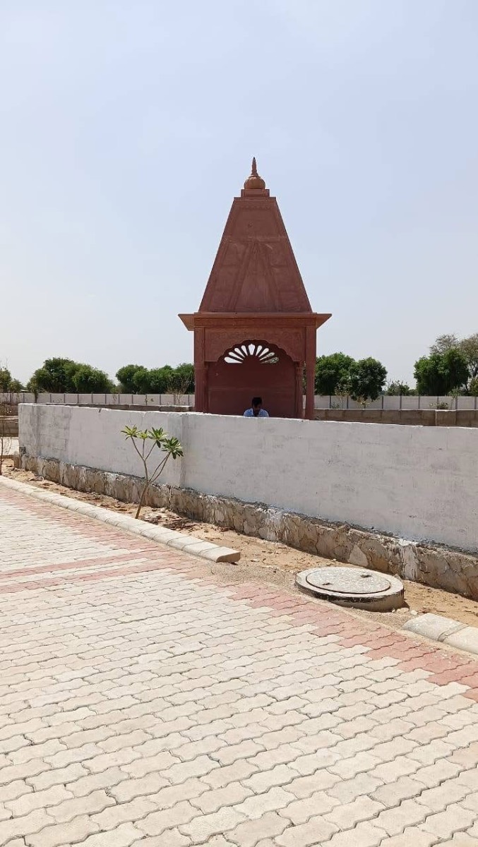Fully developed gated township near Mahindra sez
