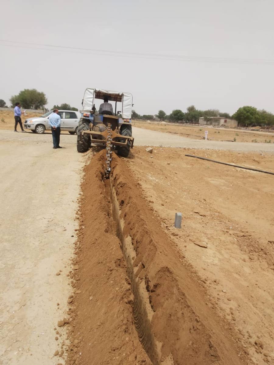 Urgent sale Jaipur prime location 100 square yard plot only 13 lakhs 