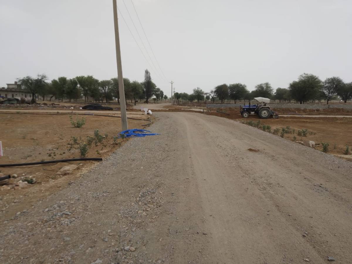 Urgent sale Jaipur prime location 100 square yard plot only 13 lakhs 