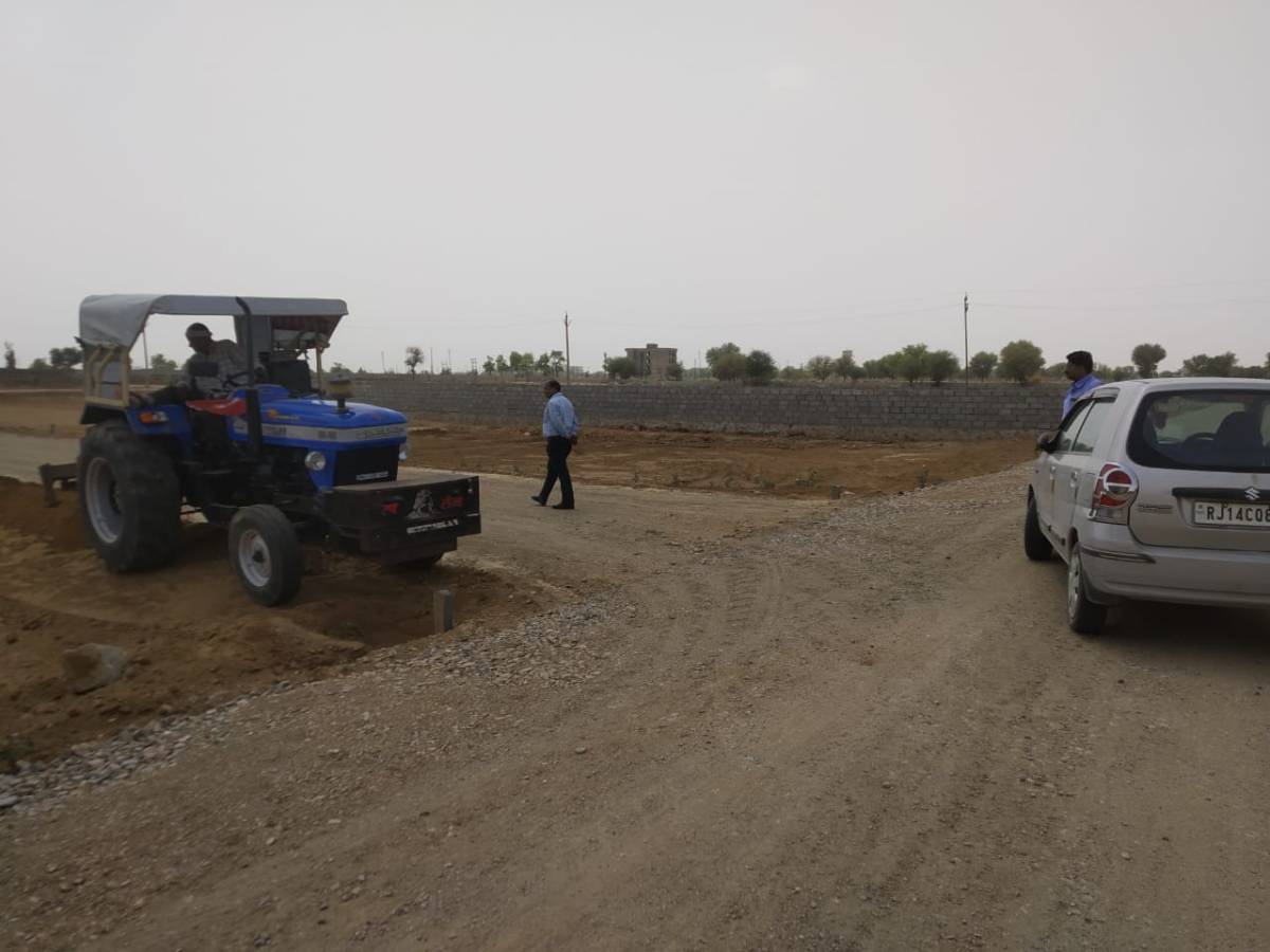 Urgent sale Jaipur prime location 100 square yard plot only 13 lakhs 