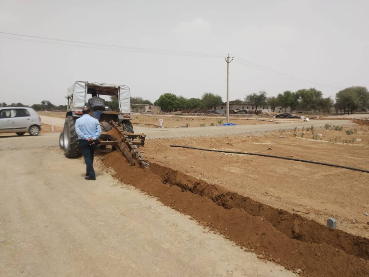 Urgent sale Jaipur prime location 100 square yard plot only 13 lakhs 